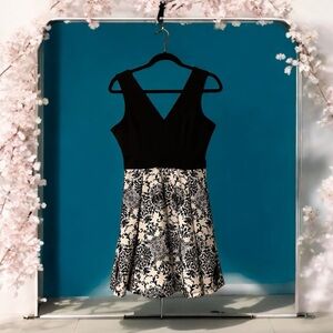 Haute Monde Black & White Sleeveless Dress